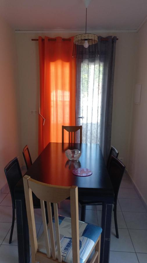 Charmant Petit T2 Dans Maison Vieux-Bourg Exterior foto